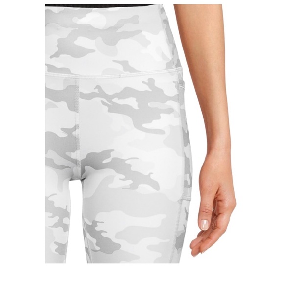 ATHLETIC WORKS Biker Shorts Size Medium 8-10 Womens Camouflage Pull On Grays New - Picture 4 of 10